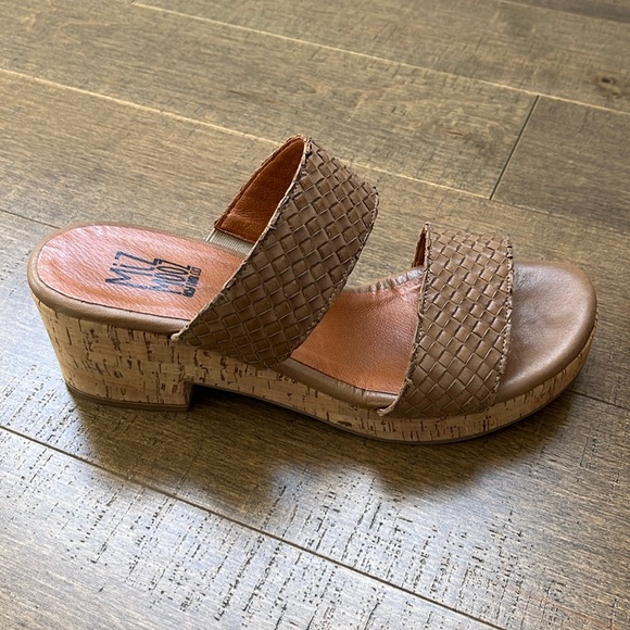 MIZ MOOZ Genna Leather Sandal - Picture 3 of 5